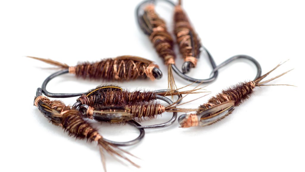 Black suspended para emerger dry fly barbless hook.Low priced